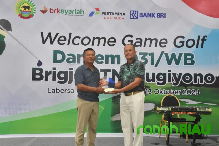 Danrem 031 Wira Bima buka langsung Event Turnament Golf di Lapangan Golf Labersa Kampar